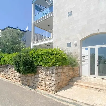 Romina Apartment *