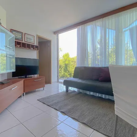 Apartment Romina *