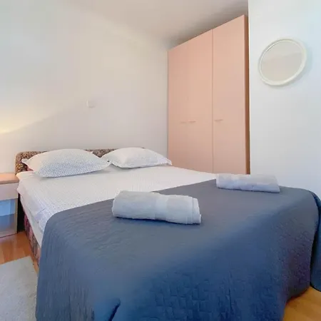 Apartment Romina *